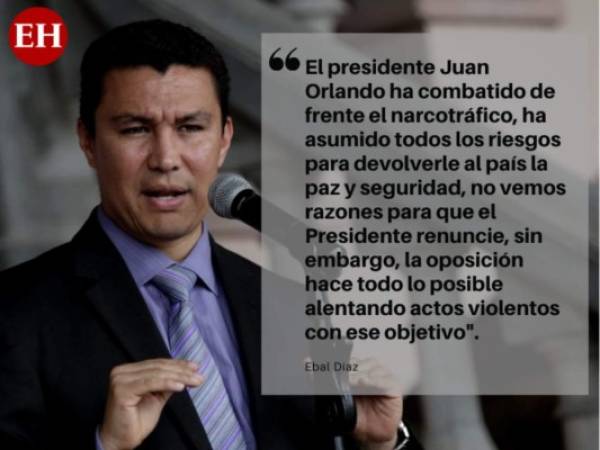 A través de varios tuits, el ministro de la Presidencia Ebal Díaz ha criticado la postura de la oposición respecto a las acciones que realiza el gobierno contra el narcotráfico.