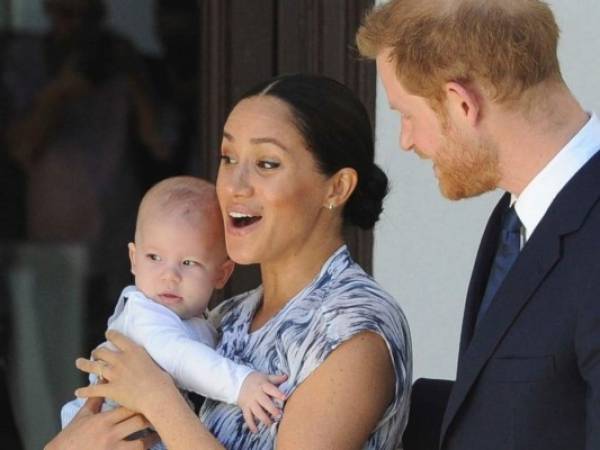 El príncipe Harry y Meghan festejan el segundo cumpleaños de su hijo, Archie. Foto: AP