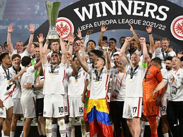 El Eintracht Frankfurt alzó esta noche su segundo título europeo en la historia.