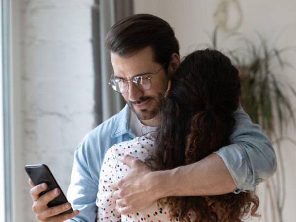 En una relación de pareja las mentiras no deberían tener cabida, coinciden expertos.