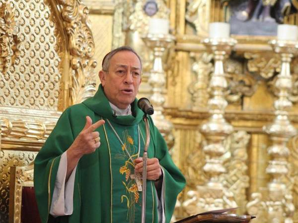 “No nos cansemos de hacer el bien, como el Señor Jesús que resucitó para vencer el último enemigo derrotado, la muerte”, aconsejó Rodríguez a los feligreses.