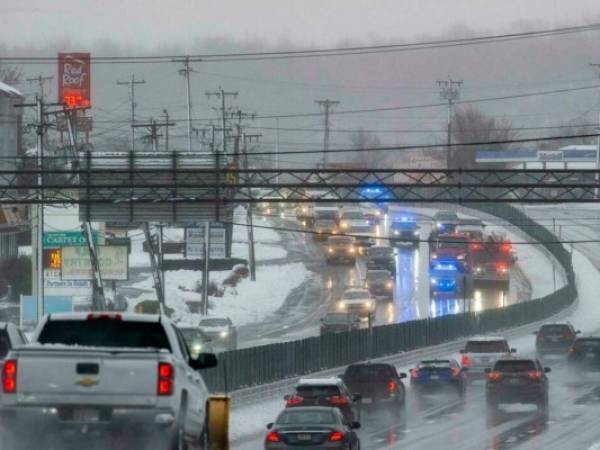 La tormenta provocó ráfagas de viento de 140 km/h. FOTO: AFP