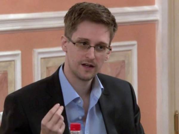 Snowden vive en Rusia desde 2013, cuando el país le otorgó asilo tras rechazar los pedidos de Washington de que lo extraditara. (Foto: AP)