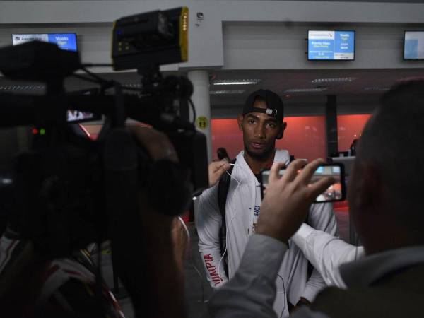 Los jugadores del Olimpia viajaron este 12 de marzo a México, donde el martes 14 de marzo enfrentarán al Atlas por la vuelta de octavos de final de la Champions de Concacaf. Así fueron despedidos por la afición en el Aeropuerto Villeda Morales.