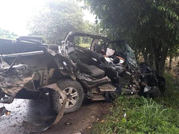 El automotor quedó totalmente destruido.