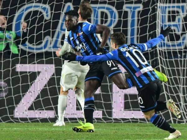 El Papu Gómez y el colombiano Duvan Zapata fueron las figuras en la goleada del Atalanta sobre la Juventus. Foto / AFP