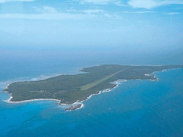 Islas del Cisne se encuentra en el mar Caribe del país.