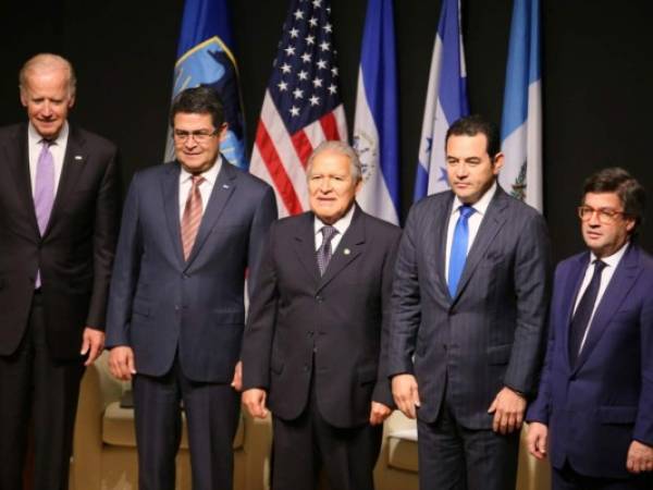 Los presidentes de Honduras, Guatemala y El Salvador, el día que representaron al Triángulo Norte de Centroamérica en la firma del convenio del Plan Alianza para la Prosperidad.