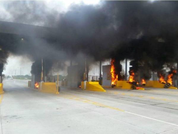 Luego de las protestas en el Corredor Turístico, el contrato de concesión no siguió y el Estado sigue pagan por esa carretera, como si se hubiera construido, pese a que sigue destruida.