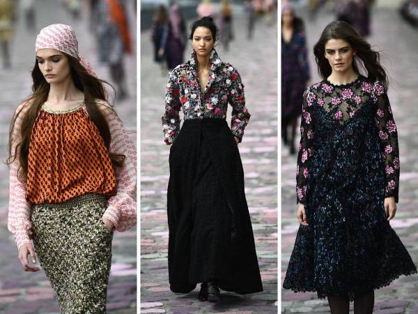 Chanel invitó el 4 de julio a los amantes de la moda a un paseo al borde del Sena bajo el sol, sus modelos desfilando con un perro o una cesta llena de flores, durante el desfile de su colección alta costura para el otoño-invierno 2023-2024.