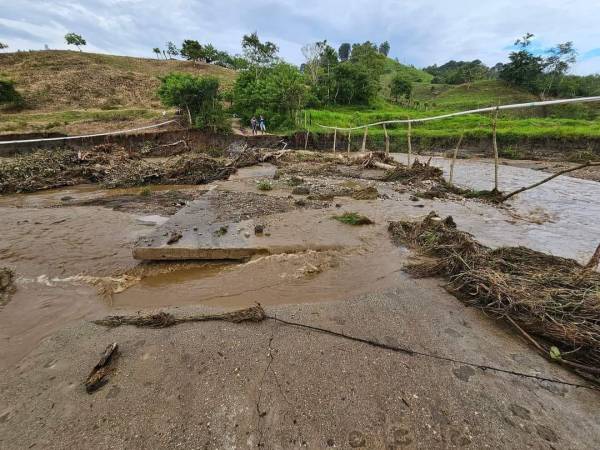 Familias en el municipio de Trojes, El Paraíso, tanto en áreas urbanas como rurales, se encuentran gravemente afectadas por el temporal lluvioso que ha causado daños significativos en la región.