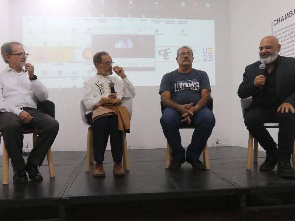 Emanuel Jaén, Rafel Murillo Selva, Nolban Medrano y Javier Suazo disertan sobre el cortometraje “Murillo”.