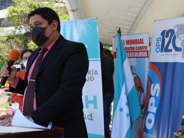 “Estamos bajo el lema de lo que es: “Invirtamos en poner fin a la tuberculosis, salvemis vidas”, manifestó Saul Cruz, director de Redes Integradas y Servicios de Salud.