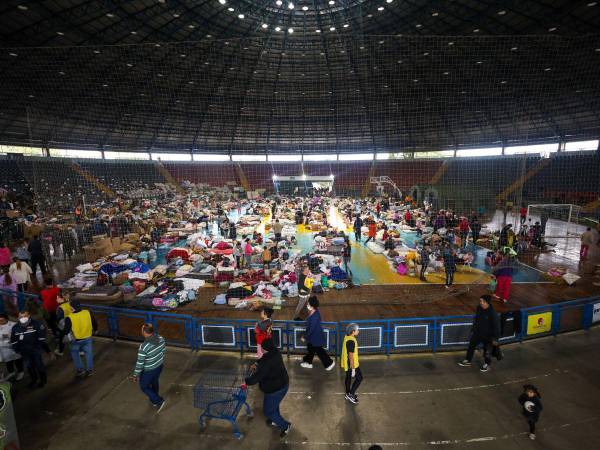 Cientos de damnificados se encuentra en centros de ayuda.