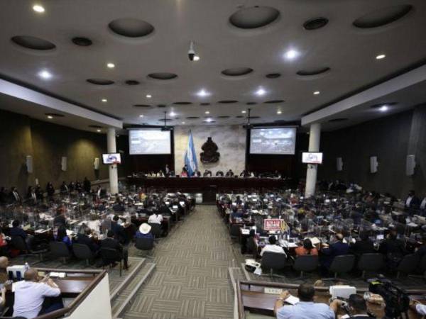 Pese a que diputados fueron convocados a una reunión el miércoles aún no hay humo blanco entre bancadas, las cuales siguen sin lograr puntos de coincidencia para la aprobación de la iniciativa en tercer debate.