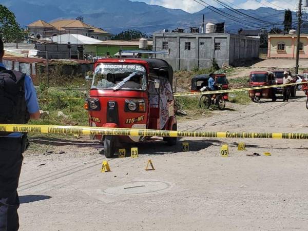 Las víctimas se conducían a bordo de una mototaxi cuando sucedió el hecho.