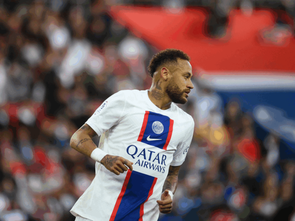 Neymar inauguró el marcador en el Parque de los Príncipes. El delantero brasileño cruzó la pelota para marcar el 1-0 del PSG vs. Brest por la Ligue 1.