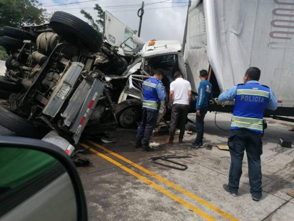 El accidente ocurrió a eso de las tres de la tarde de este sábado, hasta el momento no han sido identificadas las víctimas.