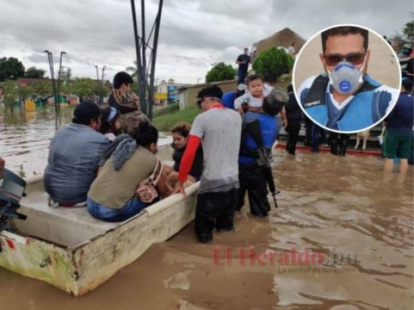 Jeffrey actuó solo para conseguir la lancha, pero estando en el Valle de Sula recibió ayuda de decenas de personas, incluso de aquellas que también habían resultado afectadas por Eta. Este hondureño se convirtió en un héroe. Fotos: Jeffrey Suazo.