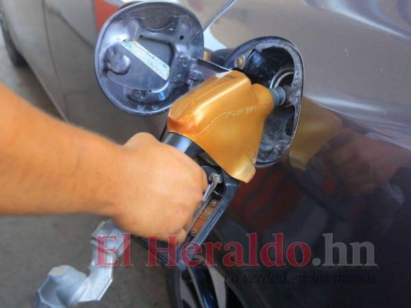 Las constantes alzas a los derivados del petróleo han reducido el poder adquisitivo del consumidor hondureño.