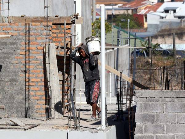 Una gran cantidad de personas han decidido en los últimos años construir o adquirir casas alejadas de las urbes o en las periferias.