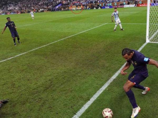 Lionel Messi anotó el tercer tanto de la selección argentina en tiempo de descuento.