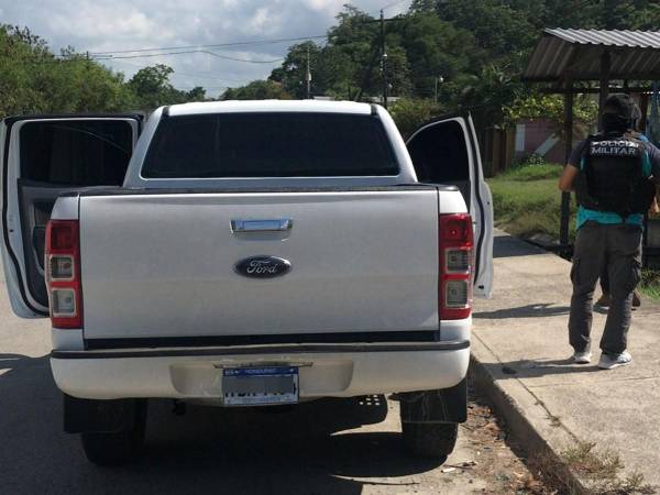 Este automotor fue detenido para efectos de investigación y se presume que es uno de los automotores utilizados para raptar a los hombres asesinados.