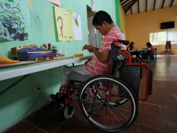 Los jóvenes que son atendidos en Prepace, El Hatillo requieren de atención especializada por parte del personal. FOTO: Marvin Salgado /El Heraldo