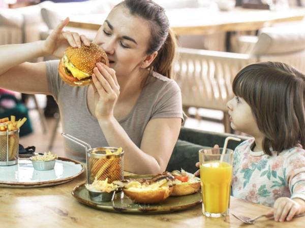 Los niveles de estrés también desempeñan un papel importante en el desarrollo de la obesidad infantil.