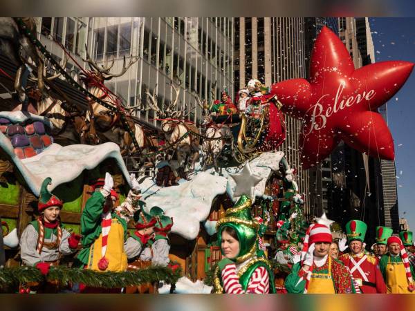 Este jueves se lleva a cabo la celebración del Día de Acción de Gracias en Estados Unidos. En la ciudad de Nueva York se desarrolla, como todos los años, el gran desfile de Macy’s. Estas son las imágenes.