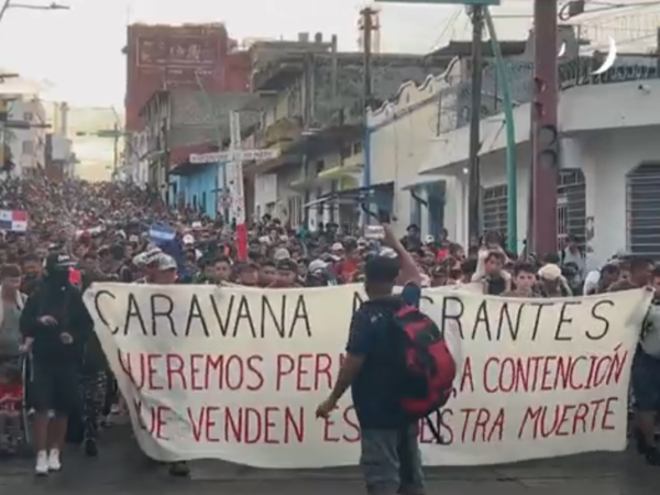 En la imagen se muestra la cantidad de personas que se dirigen a Tapachula en busca de su permiso para entrar a Estados Unidos.