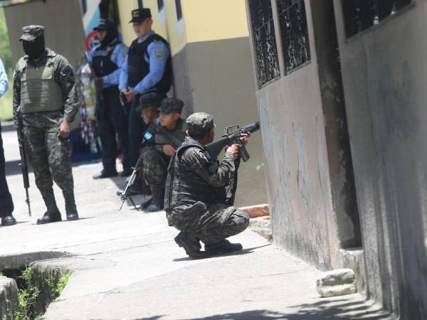 Los agentes se enfrentaron a un grupo de pandilleros que mostraron una fuerte resistencia armada.