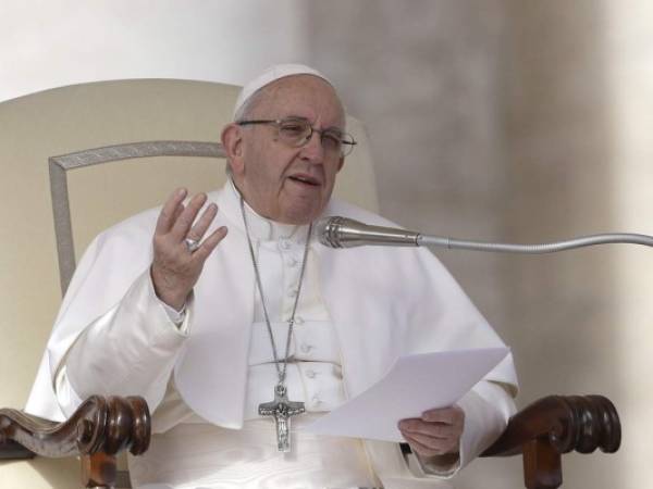 Francisco declaró que la Iglesia saldrá fortalecida de una examinación histórica de los papeles, afirmando que Pío 'fue criticado, se podría decir, con cierto prejuicio y exageración'. Foto: AP