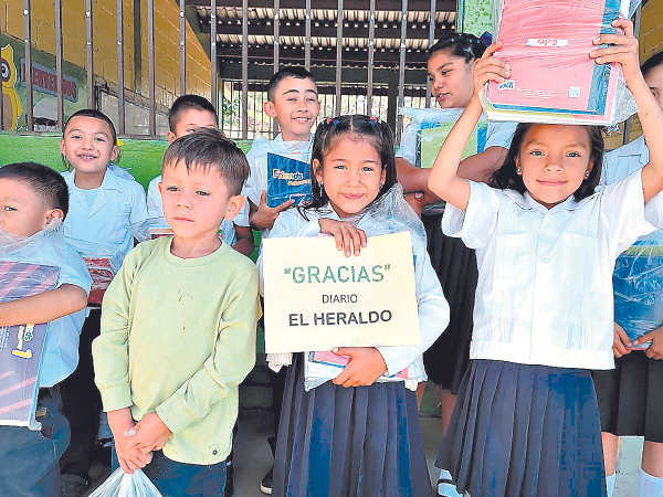 Este 2024 la Maratón del Saber se realiza en su 21 edición. El objetivo es beneficiar a más de 2,000 niños de bajos ingresos en edad escolar con kits educativos que incluyen libros de texto y cuadernos.