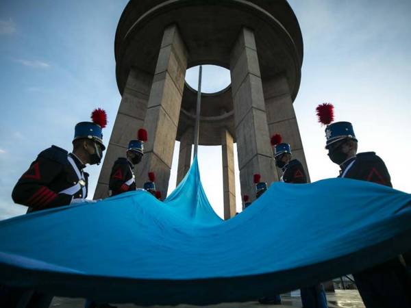 El incidente ocurrió el jueves anterior durante la conmemoración del Día de la Bandera Nacional.