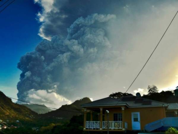 Casi el 20% de los habitantes del país han sido evacuados, mientras el acceso al agua potable y los alimentos es cada vez más limitado. Foto: AP.