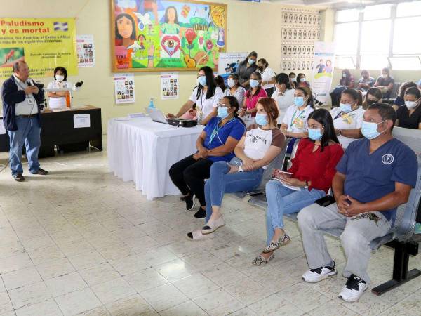 La población de Gracias a Dios recibe charlas sobre la malaria.