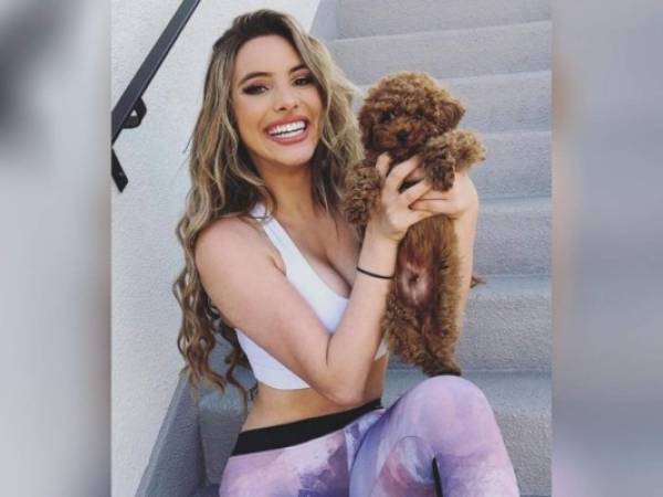 La joven se ha mostrado cariñosa con su mascota a través de varias publicaciones, por lo que muchos cuestionaron su actitud más reciente. Foto: Cortesía @lelepons