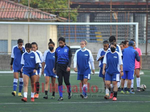 En la convocatoria hay siete jugadoras de Olimpia, cuatro de Motagua, dos de Universidad, dos de Under y una tanto de -Marathón como de Platense Júnior.