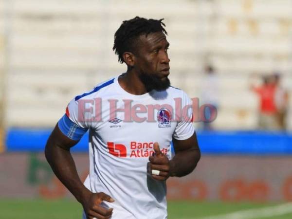 Hendry Thomas en un partido de Olimpia en el Estadio Nacional en Tegucigalpa. (Fotos: Ronal Aceituno / EL HERALDO)