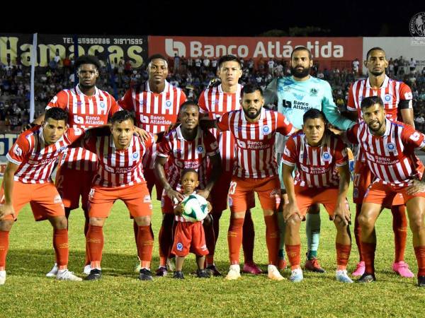 Con toda la presión en su contra, el Olimpia visita este miércoles al FAS de El Salvador por la Copa Centroamericana. Los Leones tienen toda la presión de ganar en suelo cuscatleco y Pedro Troglio enviará a todo su arsenal para sacar la victoria ante los Tigrillos.