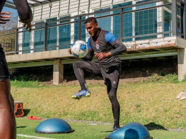 Beckeles aseguró ,en la conferencia de prensa, que Olimpia peleará por el torneo local e internacional. Además dio sus valoraciones de su papel dentro del equipo.