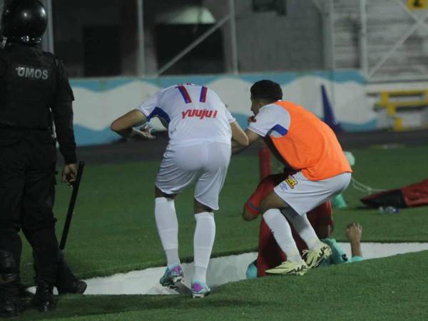 Olimpia recibió ataque de parte de aficionados del Motagua al finalizar el clásico.