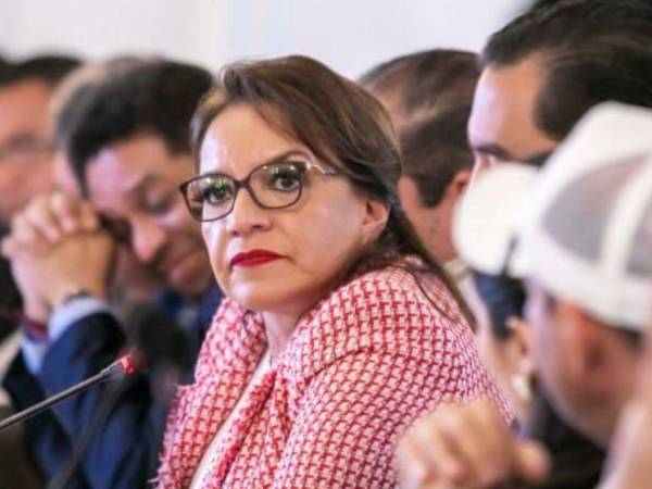 Xiomara se mostró molesta porque afirma que no le han dado el tiempo suficiente a su gobierno de resolver problemas que el país arrastra desde hace décadas.