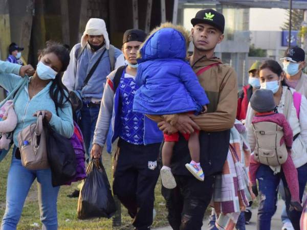 Imagen ilustrativa de migrantes hondureños en ruta hacia Estados Unidos.