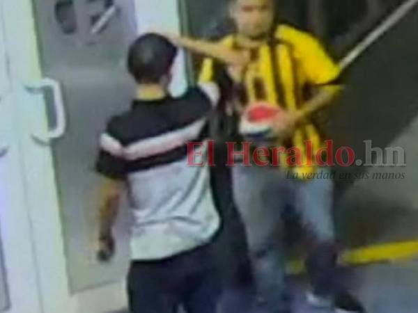 La policía no considera a Alexander Cruz como sospechoso pues tienen imágenes de seguimiento de lo que hizo el agresor y de quiénes lo acompañaban tras huir del estadio Olímpico.