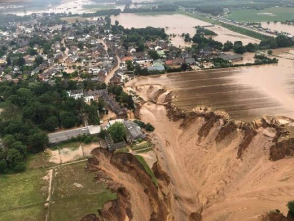 Los vecinos de las regiones alemanas más castigadas, como Bélgica, Holanda y Luxemburgo, también se ven afectados por el temporal. FOTO: AFP