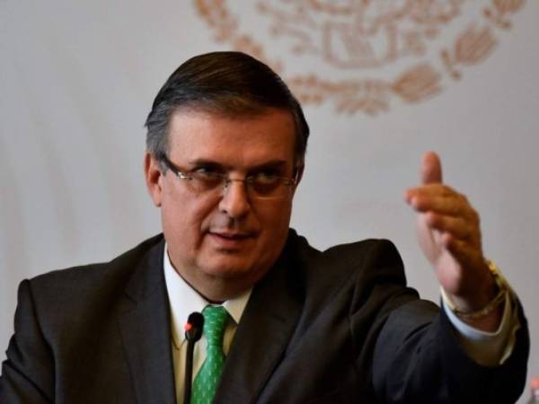 'México saluda el fin de la construcción del muro, la iniciativa migratoria en favor de DACA y un camino hacia la doble ciudadanía', escribió en Twitter el canciller mexicano Marcelo Ebrard. Foto: AFP