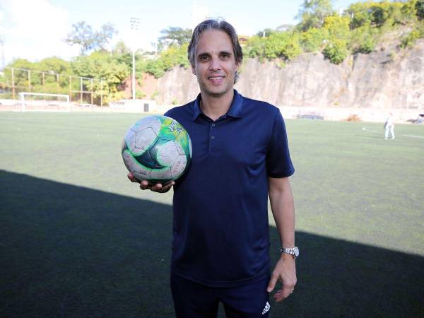 Nuno Gomes compartió sus vivencias dentro del fútbol tras una destacada trayectoria en donde ha tenido mucho éxito.