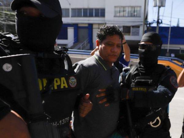 El “Pescado” llegó a los Juzgados en Materia de Extorsión y Criminalidad Organizada, ubicados en la avenida La Paz.